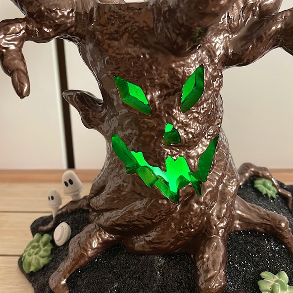 Bath & Body Works Accents Bath Body Works Lightup Monster Tree Pedestal 3wick Candle Holder